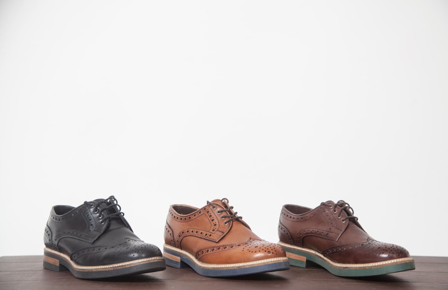 zapatos de hombre y tenis de hombre