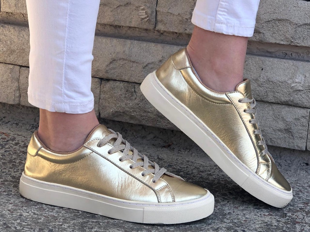 Descubre 3 sencillas formas de integrar un estilo único a tus tenis nuevos