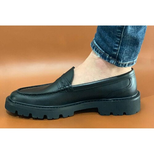 los beneficios de usar zapatos mocasín 